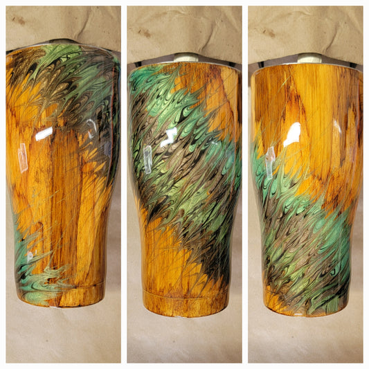 Camo twisted stinger 30oz curved tumbler